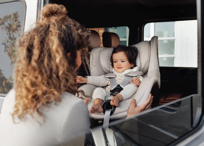 Britax Römer DUALFIX 5Z lateral