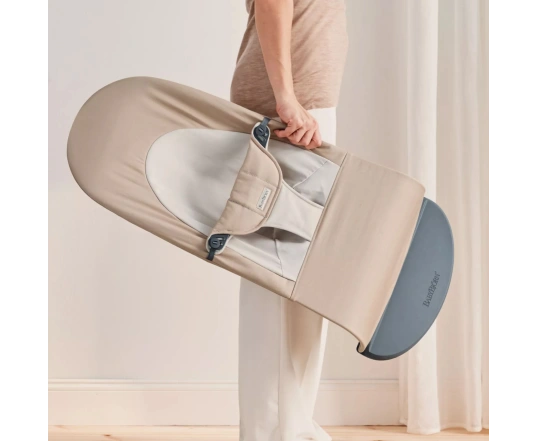 Hamaca Balance Soft BabyBjörn Tejido Algodón - Caqui/Beige