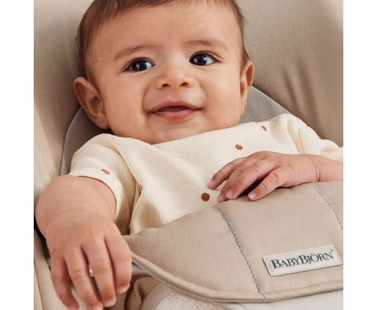 Hamaca Balance Soft BabyBjörn Tejido Algodón - Caqui/Beige