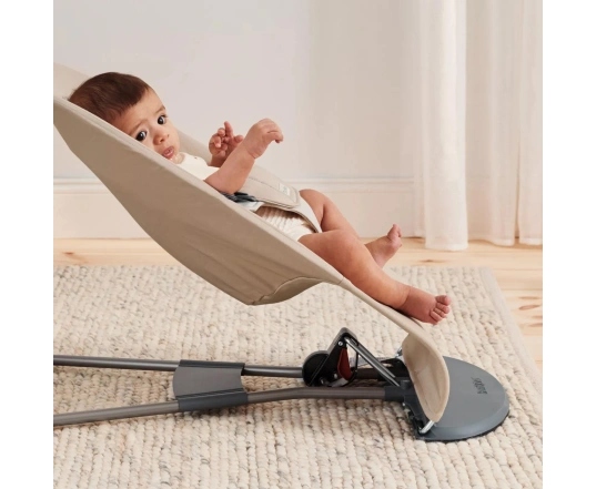 Hamaca Balance Soft BabyBjörn Tejido Algodón - Caqui/Beige