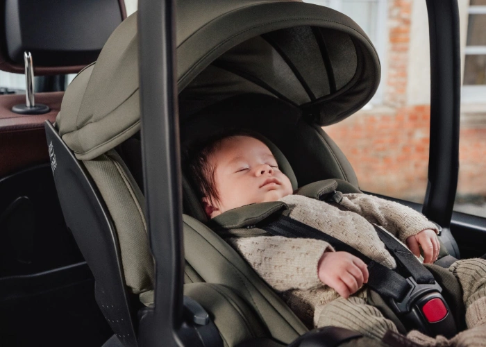 Silla de coche Britax Römer Baby-Safe Pro Harbor Blue en coche