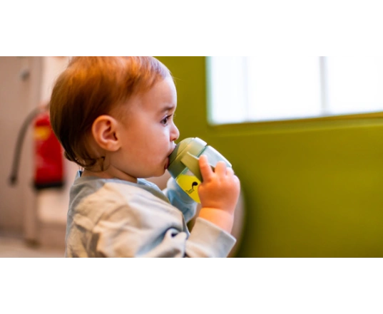 Vaso de aprendizaje Tommee Tippee Superstar Sippee Amarillo 190 ml, 4 meses+