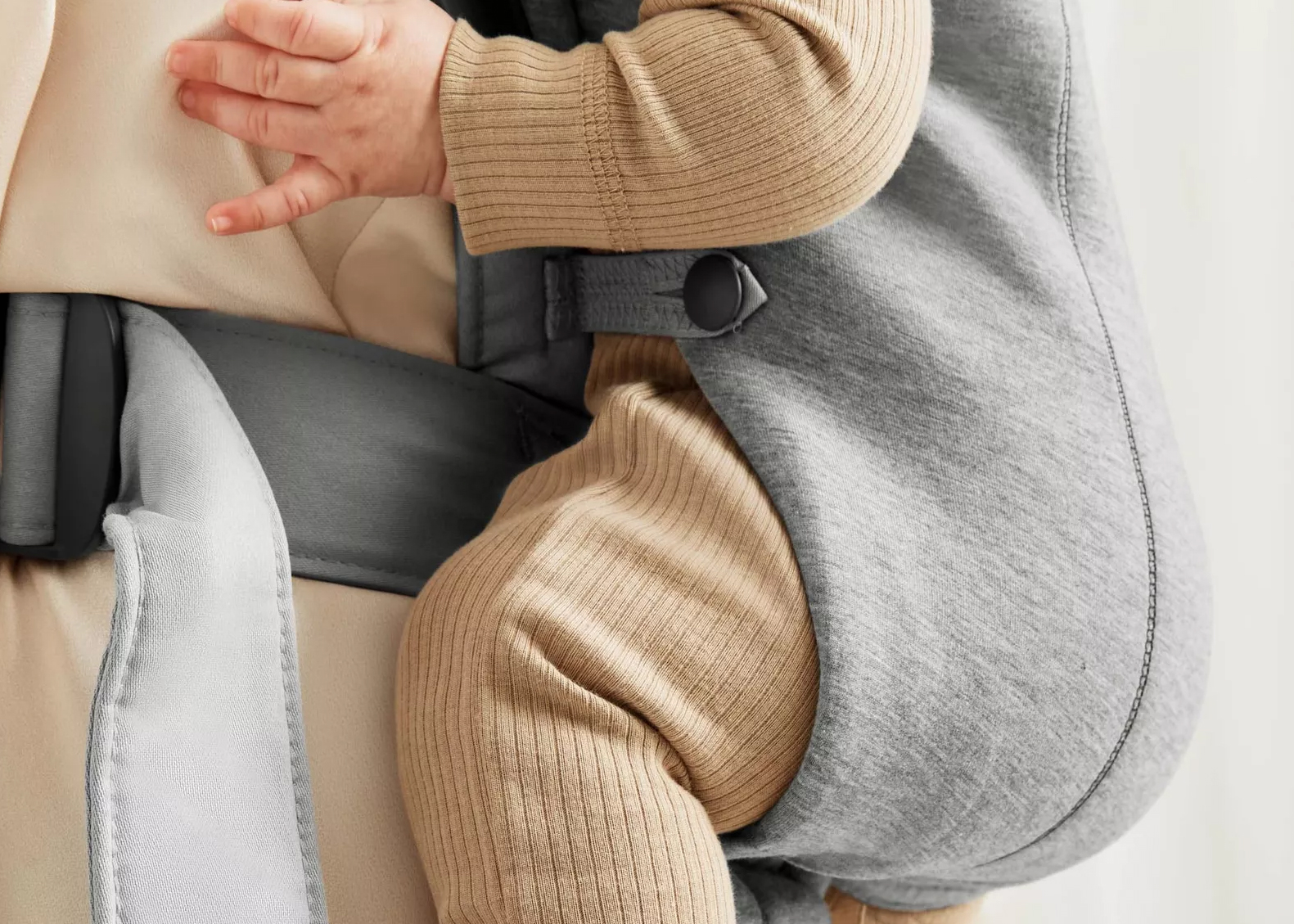 Рюкзак-кенгуру Bebé Mini BabyBjörn (тканина 3Д трикотаж) - Сірий | KIDSLINE-41 - зображення